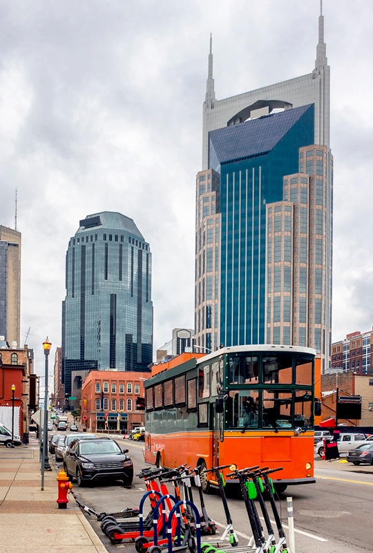 Trolley touring downtown nashville